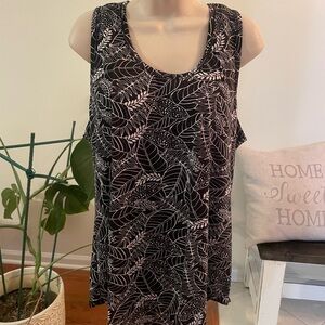 Black and White Leaf print tank